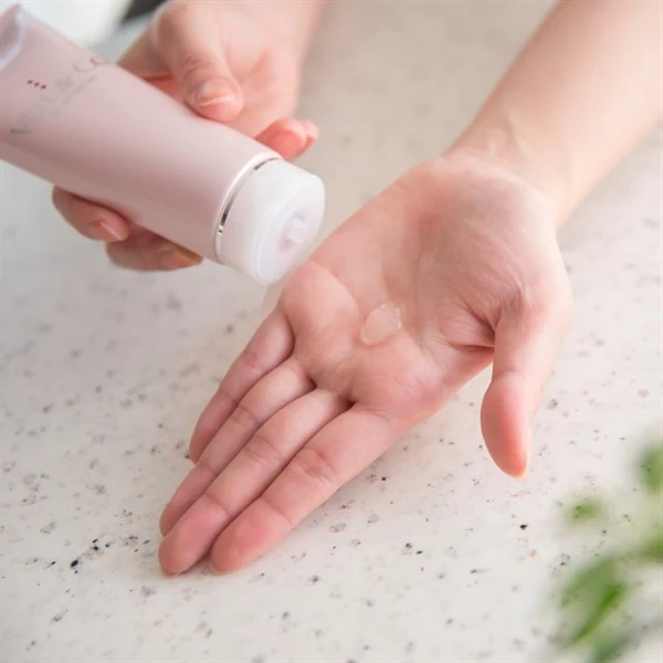 VEIL&Co All-in-One Gel — 100 g — Product photo 2