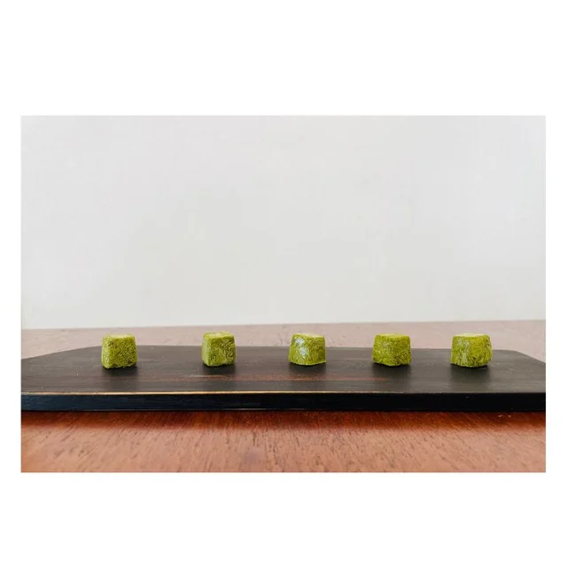 PonCha Freeze-Dried Green Tea Cubes — 10 Pieces — Product photo 2