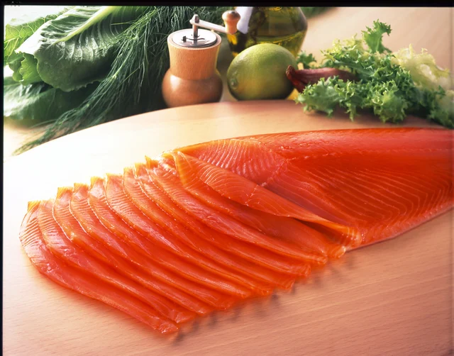 Hokkaido Taisetsu Smoked Salmon — 65 g — Product photo 2