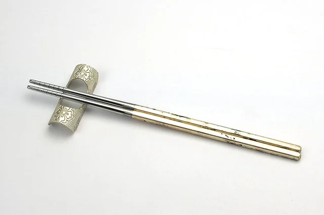 ORI-EN Chopsticks & Rest — Product photo 3
