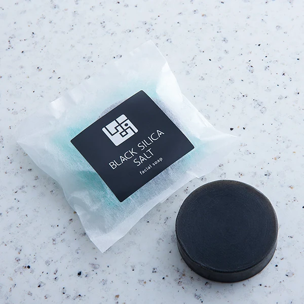 BLACK SILICA SALT 臉部潔膚皂 — 50g — 商品照片 1