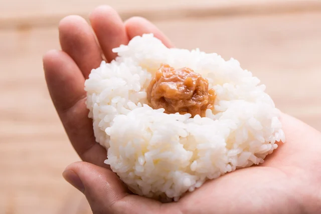 梅と塩 チューブ 140g — 商品写真 2
